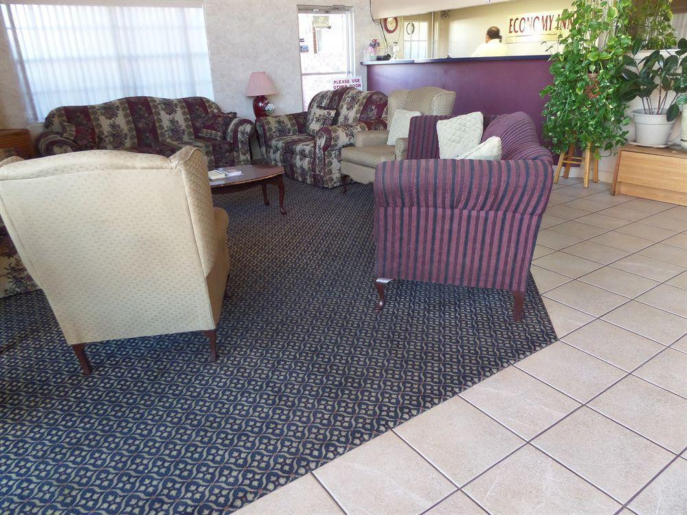 Homestay Inn & Suites Ръселвил Екстериор снимка